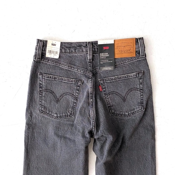 Levi's Premium Denim Nwt Ribcage Straight Ankle Gray 726930132 Jeans 26 x 27 - Picture 5 of 5